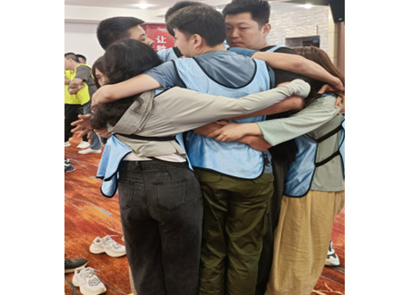 通過參與這樣的培訓，我們可以更好地理解團隊的力量